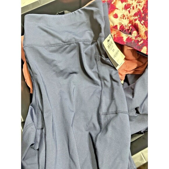 ID Ideology Women's Activewear Bundle Lot of Mixed Workout Gym Clothing 5 Items - Picture 6 of 14